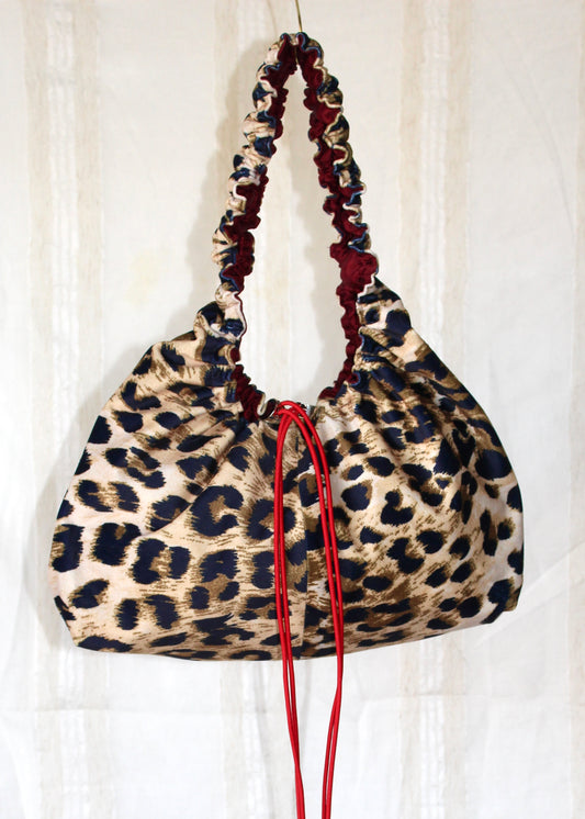 Burgundy red leo bag